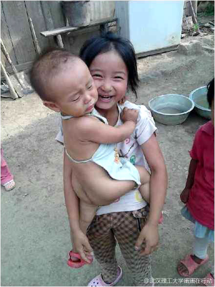 7��17�������������Єӡ��F(tu��n)�(du��)��η��(du��)��֧�̵ĺ��ӂ��M(j��n)���˼��L�����o���ӂ���ȥ�˺��ε�������һ���(du��)�T�f�����F(xi��n)�ڽK���˽⺢�ӂ�?y��u)�ʲô���t����߀�О�ʲô���С�С���֡���С�������@���ɽ·��ĺ��y�����еĺ����όW(xu��)ǰ߀���Ƚoţ��ݡ������D�ϵ�СŮ���mȻ���g����������ܵ��ѽ�(j��ng)ʮ�֋�����