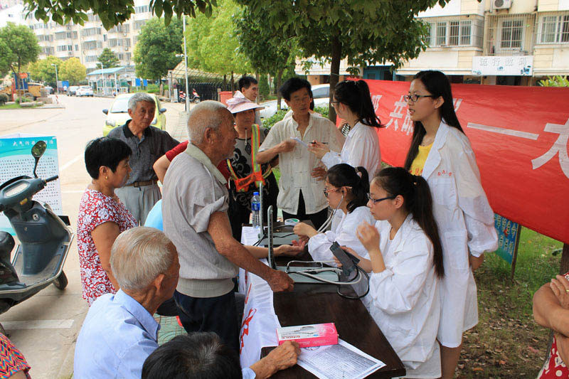 �F꠳ɆT���M����^(q��)����y��Ѫ�����ܵ����񂃵�ٝ�p������ϣ�����Զ��һЩ�@�ӵĻ����