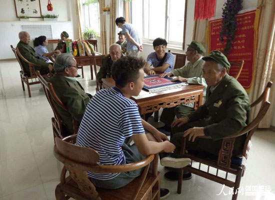 ���^�F���I(y��)���g(sh��)�W(xu��)Ժ�Ӱ��tɫС���(du��)��(l��i)���Ӱ���һ����Ժ�����ϱ���