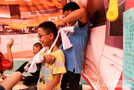 �Έ@���ϣ�С�����ݾ�ģ�M������