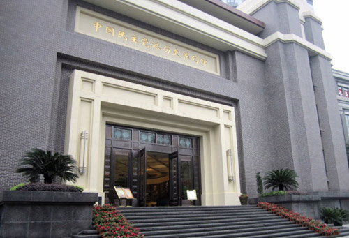 ��ǰ��������W(w��ng)ӛ�ߺ͏�(qi��ng)��Փ���W(w��ng)�ѽM�ɵġ����Қvʷӛ�����ѿ���(zh��n)Ӣ�ҡ����(d��ng)���ؑcվ��С���(du��)�������Ї������h�ɚvʷ����^���^��