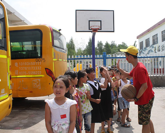 ���Ϲ��I(y��)��W(xu��)��(j��ng)��(j��)�Q(m��o)�׌W(xu��)Ժ����ϵ�P�h�������ж����������(hu��)��(sh��)�`�(du��)������ʡƽ�ɽ���P�hѦ���(zh��n)���Ӝϴ���ӢС�W(xu��)�_(k��i)չ֧�̻��(d��ng)���e�k��ӢС�W(xu��)��һ��Ȥζ�\(y��n)��(d��ng)��(hu��)��׌�W(xu��)���w��(hu��)�W��ƥ�˾������D��־Ը�߽o�W(xu��)���ĄŃ�������