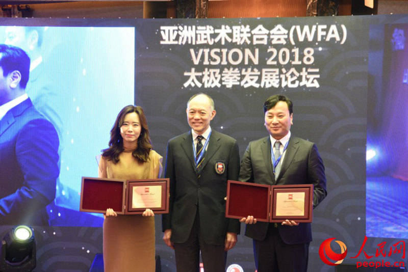 �������ϯ�����񲨿���(j��ng)���͘��Ʒ����L�C�l(f��)�˹��ڪ����ር���z