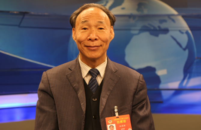 全國政協(xié)常委、中國作家協(xié)會副主席白庚勝：民族文化的保護與發(fā)展