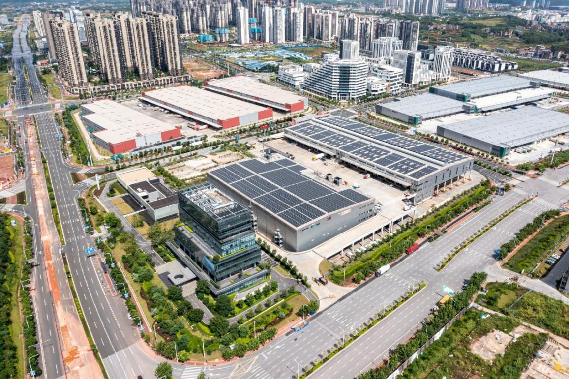 中新南寧國(guó)際物流園航拍圖。 人民網(wǎng) 嚴(yán)立政攝